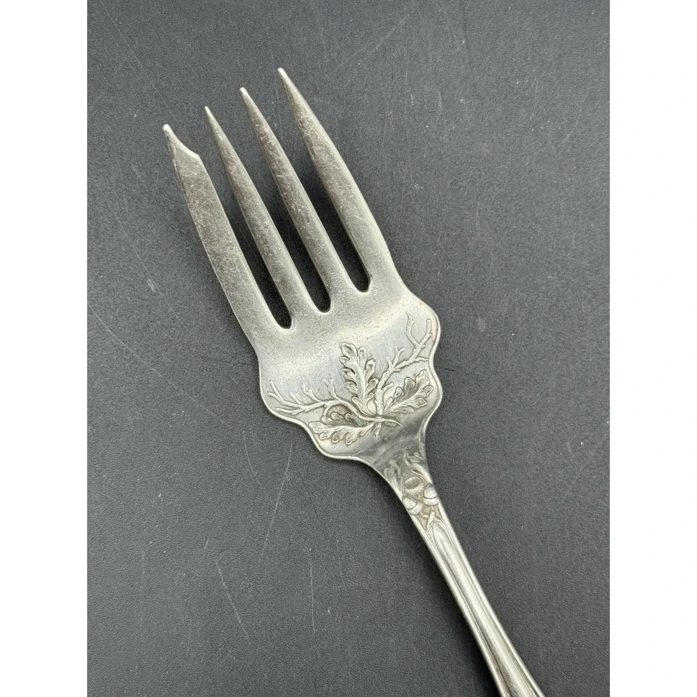 Charter‎ Oak by 1847 Rogers Plate Silverplate Cold Meat Fork 8 3/8